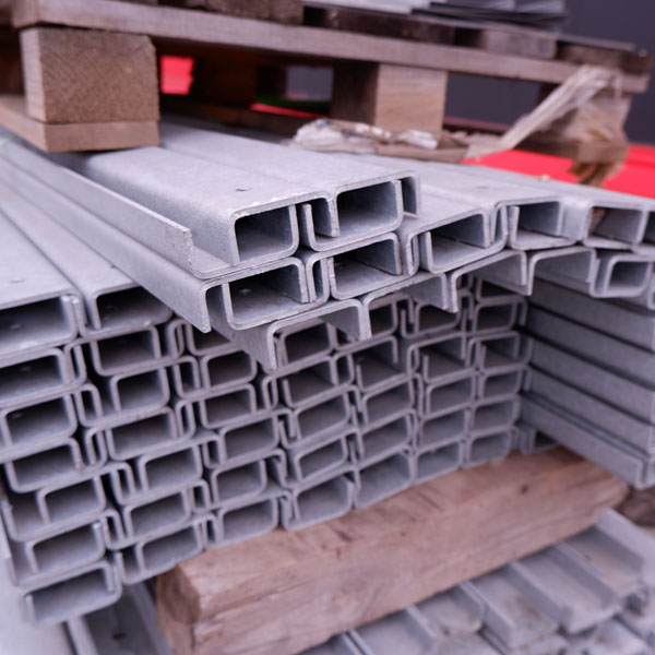 Швеллер оцинкованный